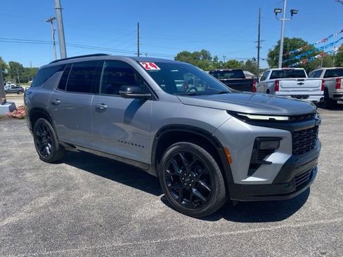 Used 2024 Chevrolet Traverse RS AWD/4WD image 7