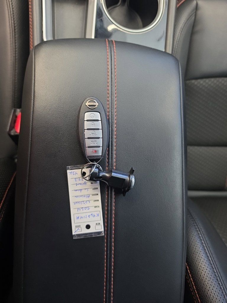 Used 2024 Nissan Altima 2.5 SR FWD image 29