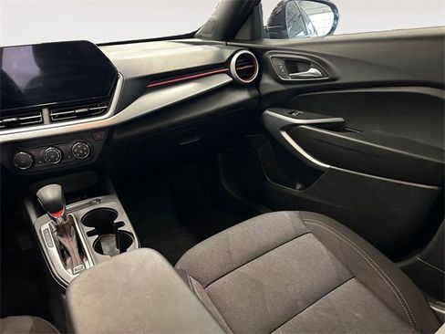 Used 2024 Chevrolet Trax RS w/ Driver Confidence Package image 11