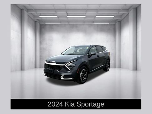 Used 2024 Kia Sportage LX FWD image 1