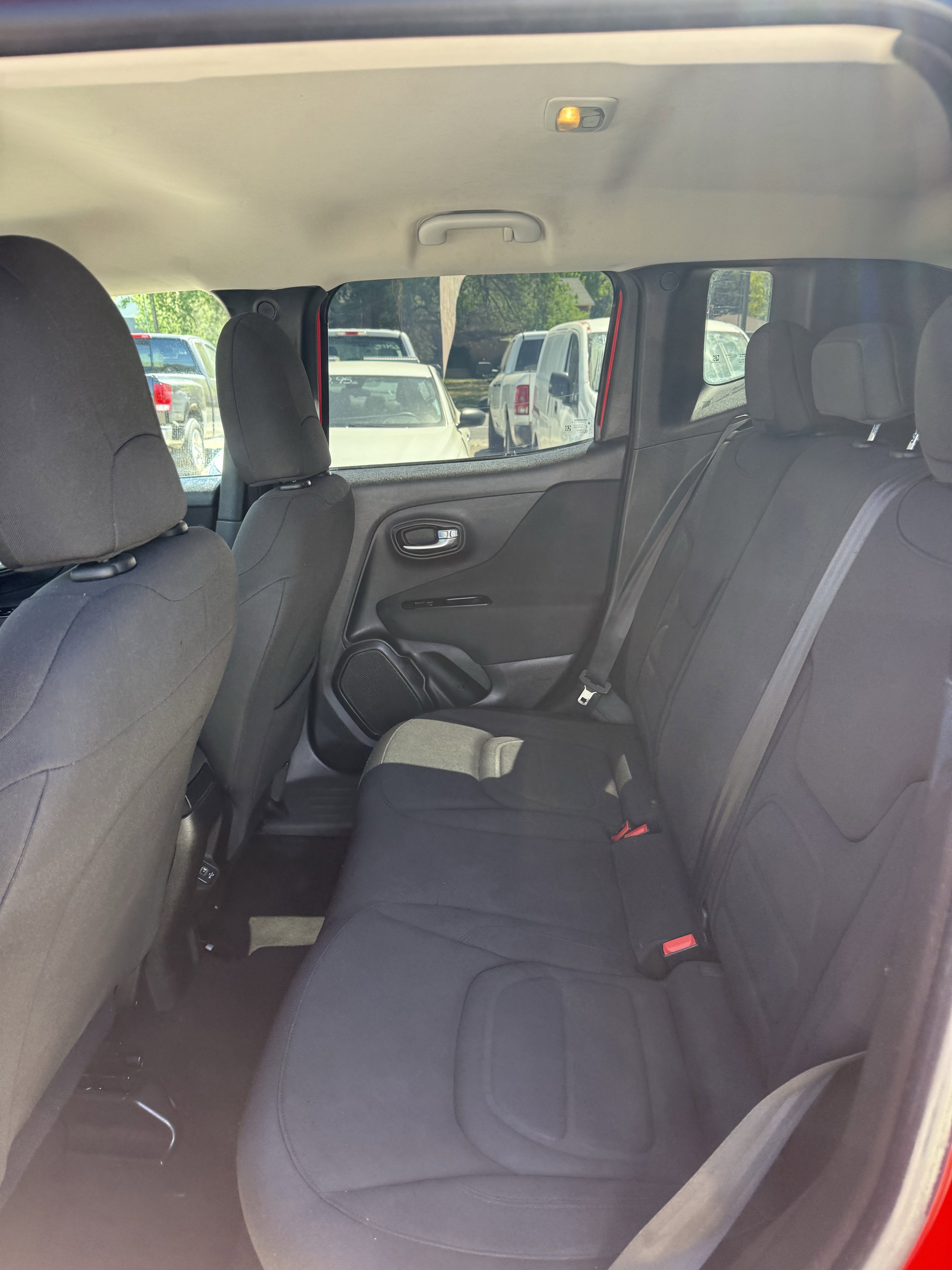 Used 2021 Jeep Renegade Latitude AWD/4WD image 10