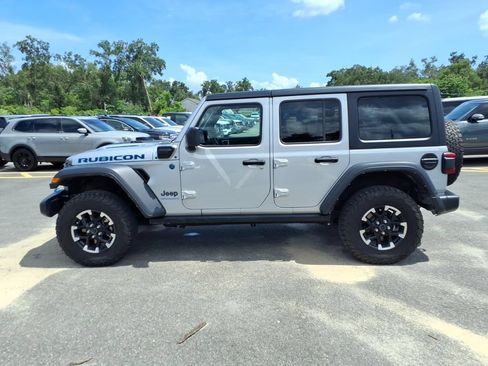 Used 2024 Jeep Wrangler Unlimited Rubicon 4xe AWD/4WD image 4
