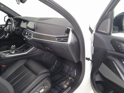 Used 2022 BMW X7 M50i image 54