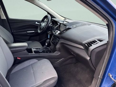 Used 2017 Ford Escape SE w/ Equipment Group 201A FWD image 19