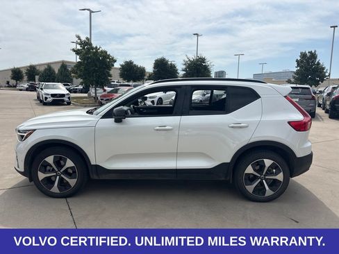 Used 2025 Volvo XC40 B5 Plus AWD/4WD image 8
