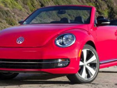 Used 2014 Volkswagen Beetle TDI image 1