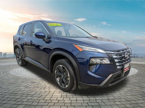 Certified 2025 Nissan Rogue SV FWD image 2