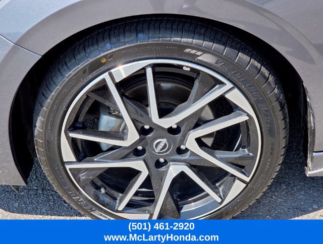 Used 2025 Nissan Sentra SR FWD image 18