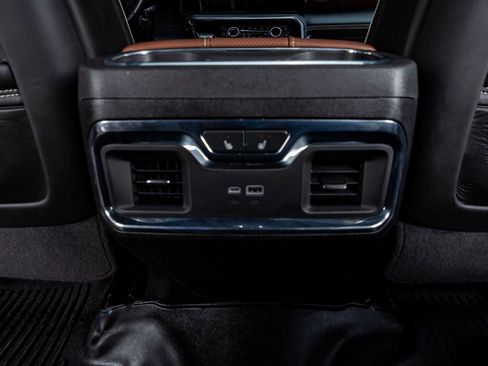 Used 2024 GMC Sierra 3500 Denali Ultimate image 33