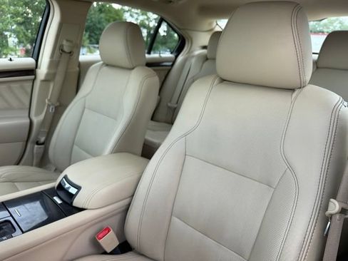 Used 2015 Ford Taurus Limited w/ Equipment Group 301A FWD image 15