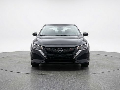 Used 2025 Nissan Sentra SV FWD image 2