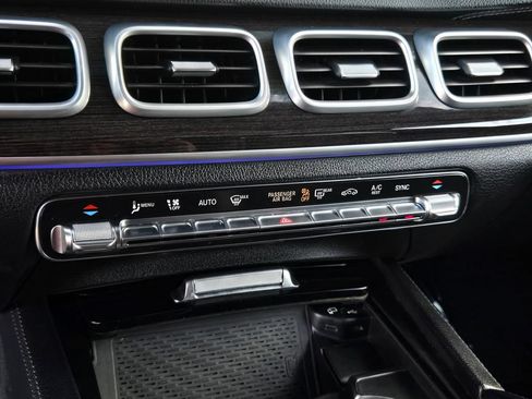 Used 2020 Mercedes-Benz GLS 450 4MATIC image 24