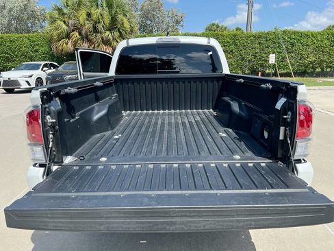 Used 2022 Toyota Tacoma TRD Sport AWD/4WD image 21