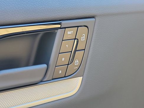 New 2026 Porsche Cayenne Coupe AWD/4WD image 25