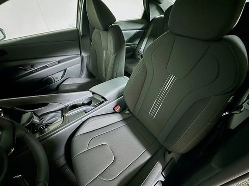 Certified 2025 Hyundai Elantra Sport FWD image 8