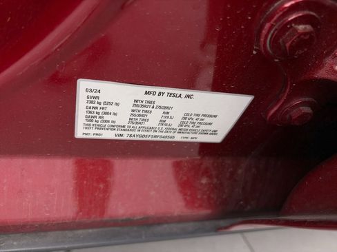 Used 2024 Tesla Model Y Performance image 35