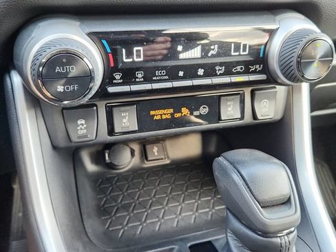 Used 2022 Toyota RAV4 XLE w/ Convenience Package AWD/4WD image 12