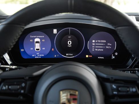 Certified 2025 Porsche Macan 4 Electric AWD/4WD image 14