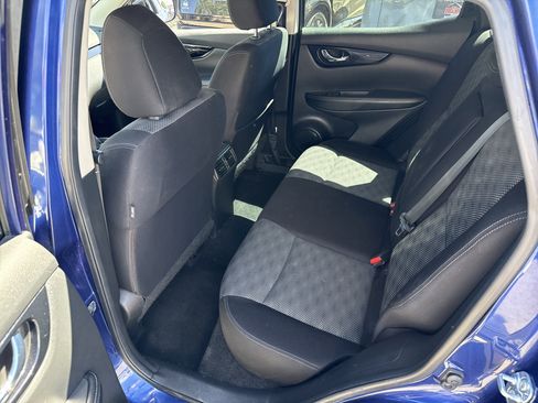 Used 2017 Nissan Rogue Sport SV w/ SV All-Weather Package AWD/4WD image 17