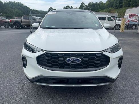 Certified 2025 Ford Escape ST-Line Select w/ Tech Pack #1 AWD/4WD image 3