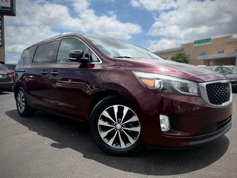 Used 2018 Kia Sedona SX FWD image 2
