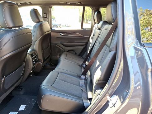 New 2025 Jeep Grand Cherokee Altitude image 6