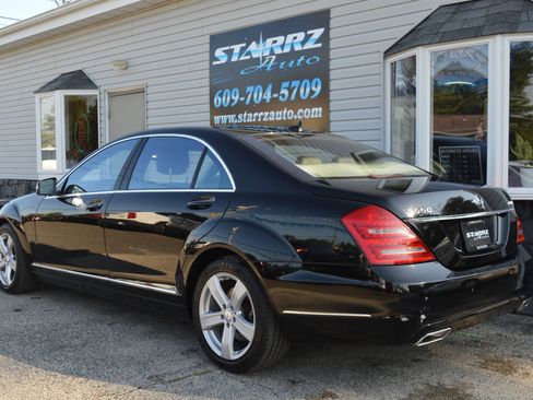 Used 2010 Mercedes-Benz S 550 S 550 4MATIC Sedan 4D image 3