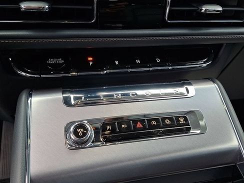 New 2026 Lincoln Aviator AWD image 7