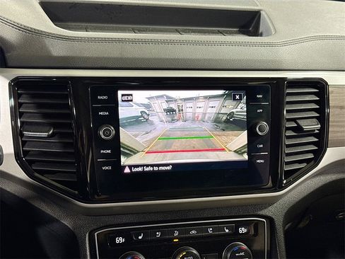 Used 2021 Volkswagen Atlas SEL Premium image 22