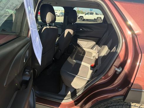 Used 2023 Chevrolet TrailBlazer LT FWD image 22