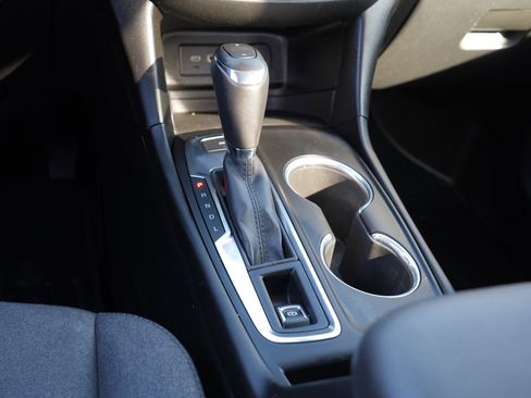 Used 2019 Chevrolet Equinox LT image 25