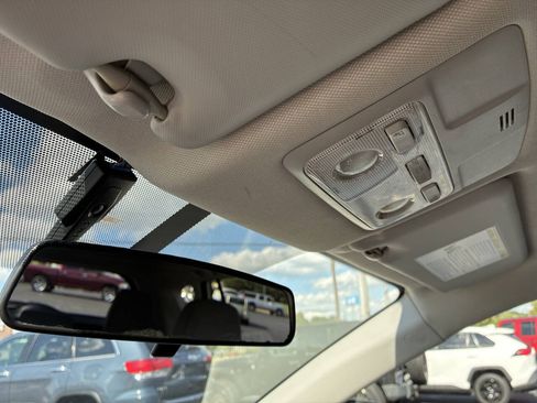 Used 2013 Toyota RAV4 LE AWD/4WD image 16