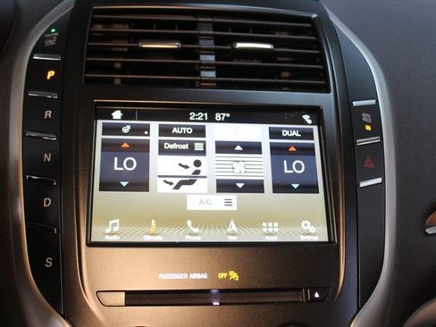 Used 2019 Lincoln MKC Select w/ Select Plus Package AWD/4WD image 26
