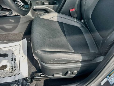 Certified 2024 Kia Seltos EX FWD image 19