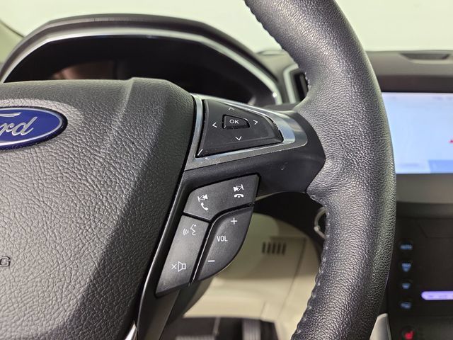 Used 2020 Ford Edge Titanium AWD/4WD image 23