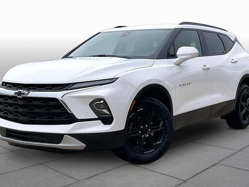 Certified 2024 Chevrolet Blazer LT w/ Convenience Package FWD image 2