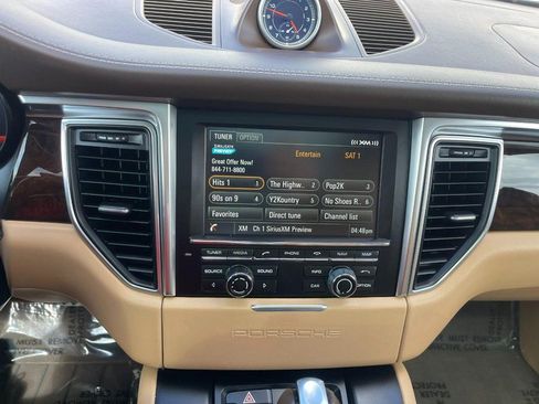 Used 2016 Porsche Macan S image 35