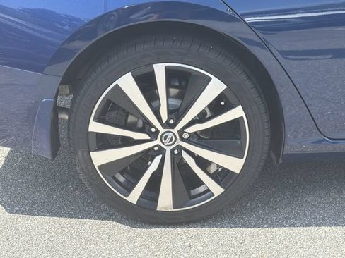 Used 2019 Nissan Altima 2.5 SR w/ SR Premium Package FWD image 19