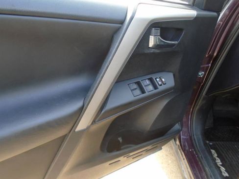 Used 2016 Toyota RAV4 XLE FWD image 19