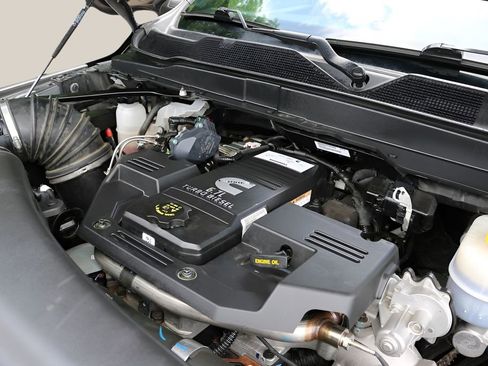 Used 2024 RAM 2500 Laramie w/ Sport Appearance Package AWD/4WD image 11