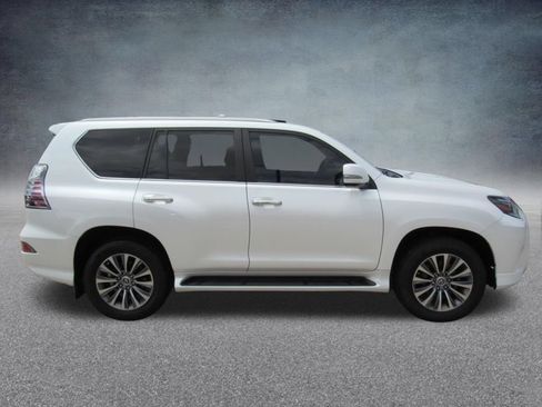 Used 2023 Lexus GX 460 Luxury w/ Accessory Package AWD/4WD image 8