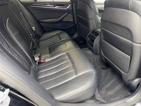 Used 2020 BMW M550i xDrive w/ Executive Package image 40