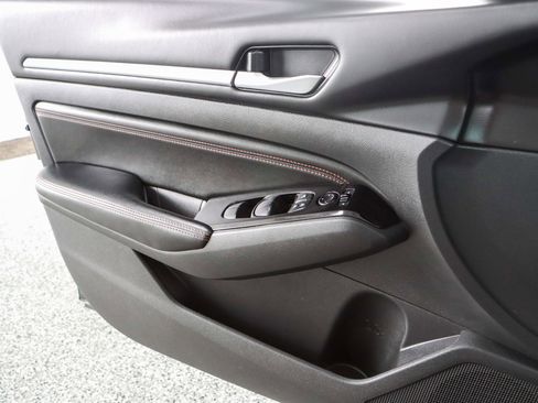 Used 2023 Nissan Altima 2.5 SR FWD image 21