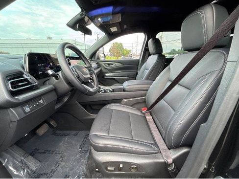 Used 2026 Chevrolet Traverse LT AWD/4WD image 17