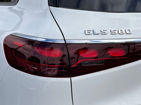 New 2025 Mercedes-Benz GLS 580 4MATIC image 14