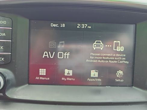 Used 2020 Kia Sorento LX image 21