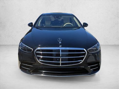 Used 2024 Mercedes-Benz S 580 4MATIC Sedan image 2