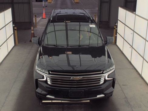 Used 2023 Chevrolet Suburban High Country AWD/4WD image 7