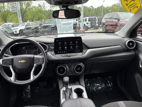 Used 2024 Chevrolet Blazer LT w/ Convenience Package FWD image 8