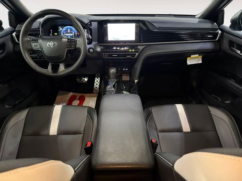Used 2026 Toyota Camry SE image 14